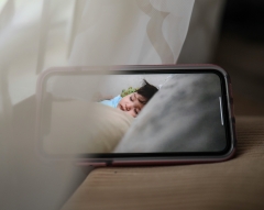 Vertrouwen en rust in het jonge gezin: hoe een babyfoon met camera ondersteunt in de zorg Vertrouwen en rust in het jonge gezin: hoe een babyfoon met camera ondersteunt in de zorg
