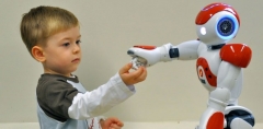 Robots helpen kinderen met autisme bij hun communicatie