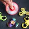 Fidget Spinner rage slaat ook in Europa volop aan Fidget Spinner rage slaat ook in Europa volop aan