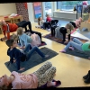 Gun kinderen rust in hun volle hoofd met mindfulness of kindermeditatie Gun kinderen rust in hun volle hoofd met mindfulness of kindermeditatie