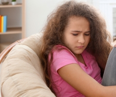 Depressieve pubers lijken extra gevoelig voor kritiek van ouders