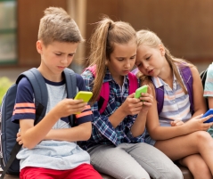 Ook afspraken over mobieltjes op basisscholen en speciaal onderwijs