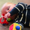 Op de mat spelen (activiteit voor 0-4 jaar) Op de mat spelen (activiteit voor 0-4 jaar)