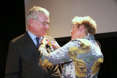 Koninklijke onderscheiding voor infectieziektenbestrijder Van Wijngaarden